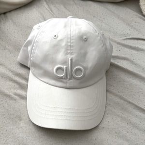 white alo hat